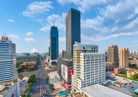 IU Hotel (Baoding Municipal Government Shidai) Отели рядом с достопримечательностью «Baoding Zoo»