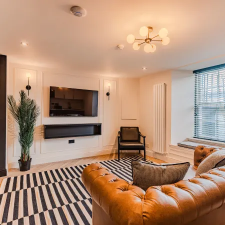 Luxury Georgian Apartment by Hauss Ayr, 5mins Beach