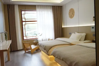 Litang Muxuexing Hotel Hotels near Zeba Village