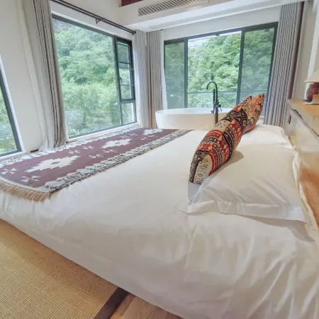 Deyou Shanju