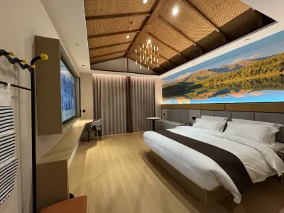 Tianzhu Silk Road Mercure Hotel (Huazang Plaza) Hotels near Tianzhu Railway Station