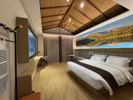 Tianzhu Silk Road Mercure Hotel (Huazang Plaza) Отели рядом со станцией Tianzhu Railway Station