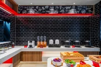 Ibis Hotel (Ge'ermu Bayi Middle Road Kunlun Square Branch) - พร้อมอาหารเช้า