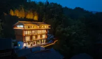 Gao Jian | Vertex Altus · 270° Panorama Private Hot Spring Luxury Stay (Zhaoxing Dong Village)