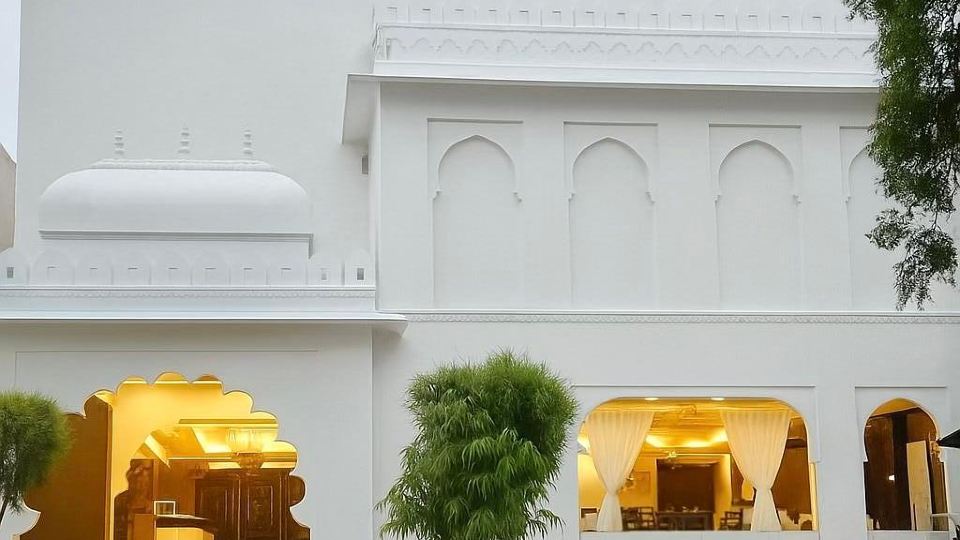 Hotel Atulyaa Taj