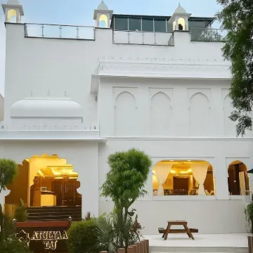 Hotel Atulyaa Taj