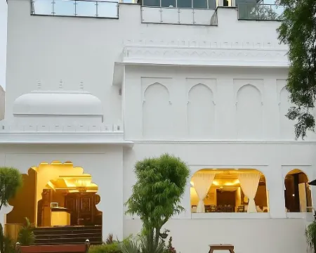 Hotel Atulyaa Taj Hoteles en Agra