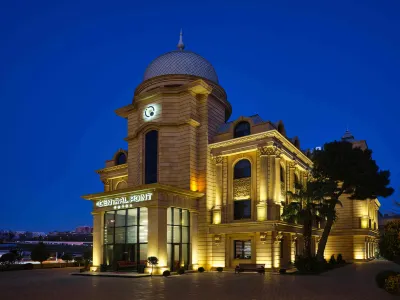 The Central Point Hotel Baku Hotel in zona Centro culturale Heydar Aliyev