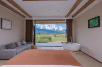 Jiu Jiu Man Shan Meng Hotel of Li Jiang Yunnan