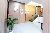 Jianyue Hotel (Taoyangli Scenic Area Branch, People's Square)