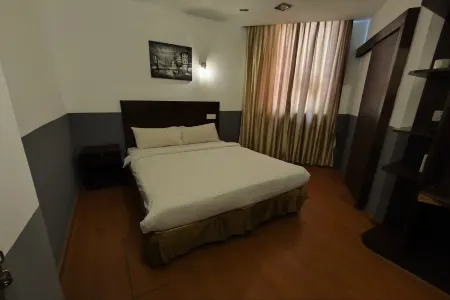 Hotel D'New 1 KK Sabah Отели рядом с достопримечательностью «M-Cubed Bar»