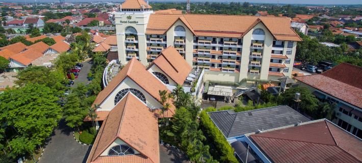 โรงแรมซานติก้า จีเรอบอน โรงแรมในซิเรบอน