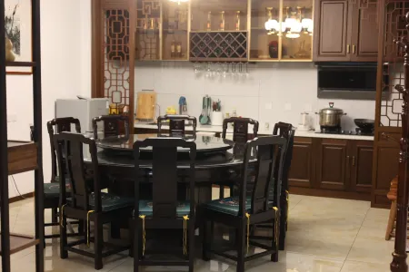 Xiaoman Courtyard-Style Hotel Отели рядом с достопримечательностью «Taishan Palace»