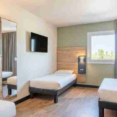 B&B Hotel Saint-Martin-De-Crau Alpilles Camargue Rooms