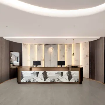 Hailan Hotel (Mudanjiang Railway Station Pedestrian Street)