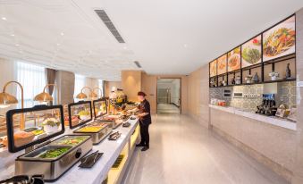 Vienna International Hotel (Shaoguan High-speed Railway Station Square Branch)