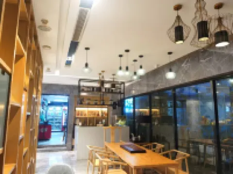 Echarm Hotel (Qingxiu Mountain Store)