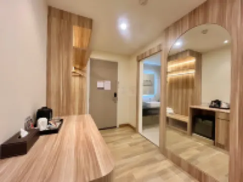 L2 Premium Hotel