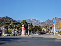 Floral Hotel·Zhuoyuan Shanju hotel（ Mount Tai Hongmen shanshankou store） - غرفة مطلة على الجبل