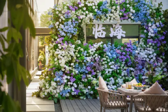 Qian Shan · M⁺ Homestay