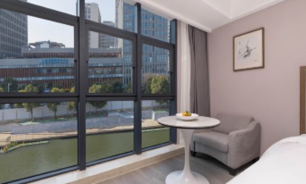 Yilong Anyun Hotel (Pinglong Road East Subway Station Branch, Suzhou Railway Station)