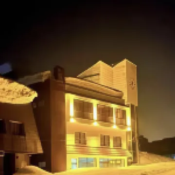 Yuzawa YUKITORA ski-in ski-out