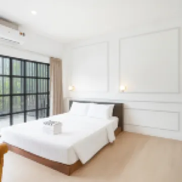 บ้านรับลม (ริมคลอง)