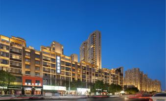Liling Cichen Grand Hotel (Liquan Road Jiuhong Century Plaza)