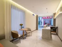 Qiaoqianli Hotel (Kunming Railway Station Shuangqiao Night Market Style Street) 푸더 지하철역 주변 호텔