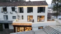 Jiuhua Mountain Senyu Homestay (Baisui Palace)