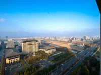 "Town Talk •THEMOMENAPARTMENTAesthetic Designer LOFT (Nantong Vocational University Branch) โรงแรมใกล้สนามบินนานาชาติซิงตง