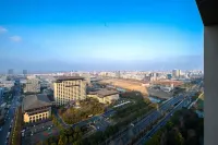 "Town Talk •THEMOMENAPARTMENTAesthetic Designer LOFT  (Nantong Vocational University Branch) Hotel di 