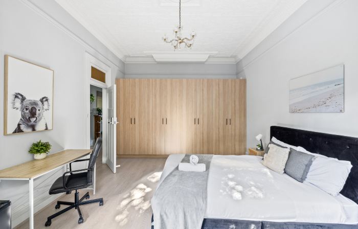 Smart Stay in Lindfield – Near Transport & Shops