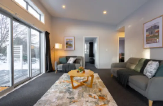 Capricorn - 2BR Easy Drive to Dark Sky Dining Hotels in 