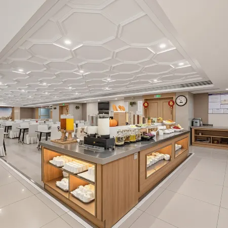 Hangzhou Yuecheng Audio & Video International Hotel (Boao Xinhan Road Subway Station) Отели рядом с достопримечательностью «Река Фучуньцзян»