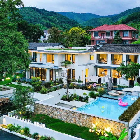 Pushu · Mountain Luxury | A Golden Autumn Boutique Stay
