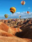Colorful Danxia Sunshine All Season Hotel - vue sur la montagne