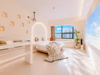 Moment Manyun Audio-Visual Hotel (Hanzhong High-Speed Railway Station Central Plaza) - 2-Star