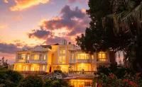 Bayview Hotel (Gulangyu Sanqiutian Wharf Longtou Road Snack Street Store