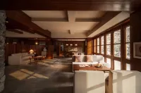 YunManBanShan(Jiuzhaigou Visitor Center Hotel)