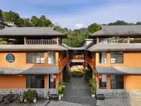 Sea of Clouds at Sun | Leisure and Holiday Courtyard