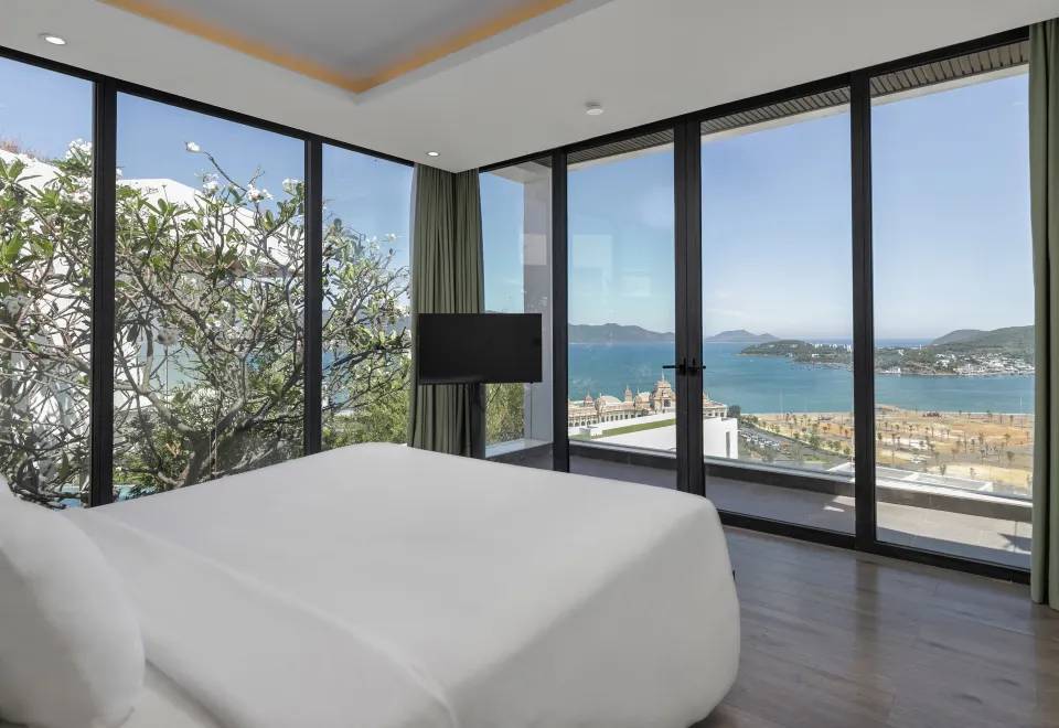 Oceanfront Villas Nha Trang giá thuê