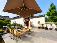 Snow·Wanfeng Valley | Golden Peak View·Snow Mountain View Villa (Baisha Ancient Town Branch