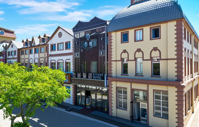 Genhe Right Bank Hotel