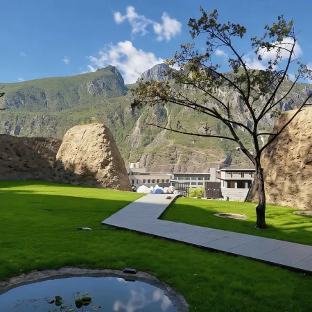 MINGTANG INN CURATE