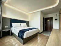 Xinghai Bay Resort Hotel (Huanhai Road Putaotan Seawater Bathing Beach) - Pet-friendly