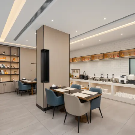 Borrman Hotel (Dongfang High-speed Railway Station Wanda Plaza)
