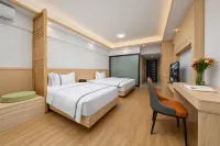 Yunqian Lakeside Holiday Hotel (Guanglong Town, Fuxian Lake Branch) - Beach