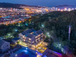Floral Hotel·Luxury Yunben Hotel (Weihai Huancuilou Shop)