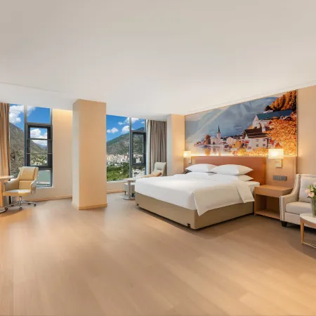 Vienna Hotel (Xiaojin County Meinuo Specialty Commercial Street)